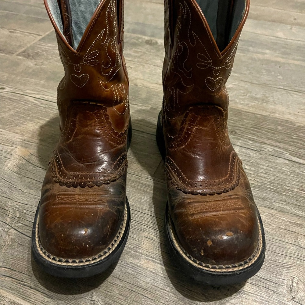 Size 9M ariat fat baby boots western style brown good condition